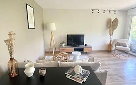 Appart Avec Balcon, Parking, Plein Centre Ville - Mont De Marsan